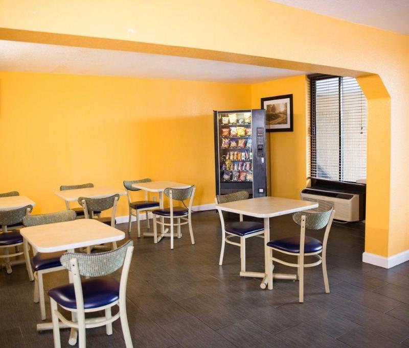 Red Roof Inn Mobile - Midtown Bagian luar foto