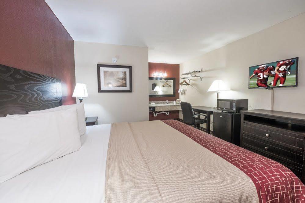 Red Roof Inn Mobile - Midtown Bagian luar foto